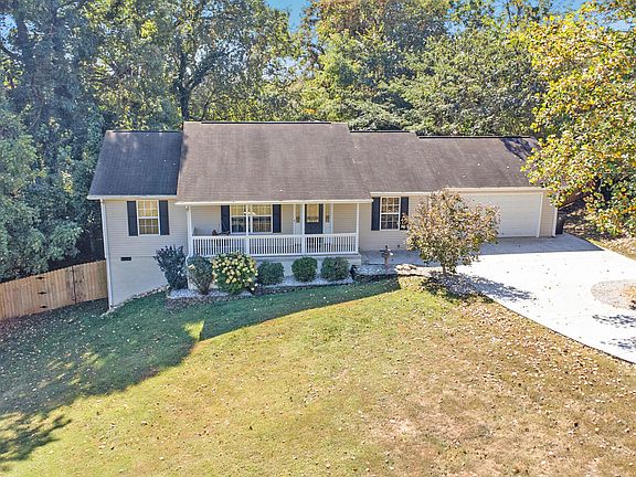 4th image of 3304 NE Chantilly Dr