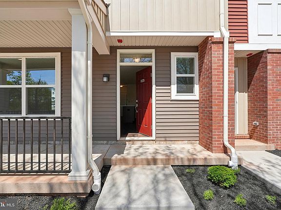 3rd image of 1801 Arch St #24W
