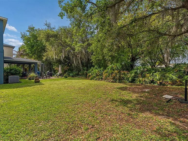 2401 Silvermoss Dr — Photo 38