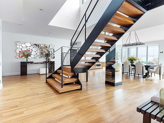 4th image of 655 6th Ave #Penthouse B