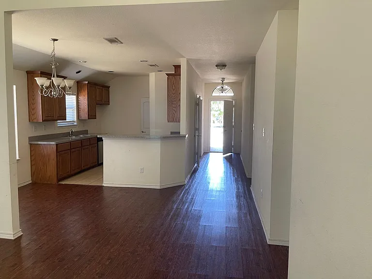 412 Windridge Dr — Photo 8