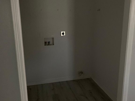 2nd image of 1326 Clara St