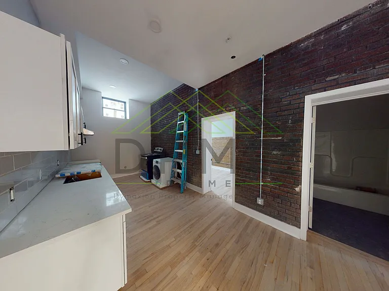 Holmes Street School Apartments — Photo 22