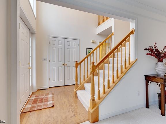 3rd image of 694 Brentwood Blvd