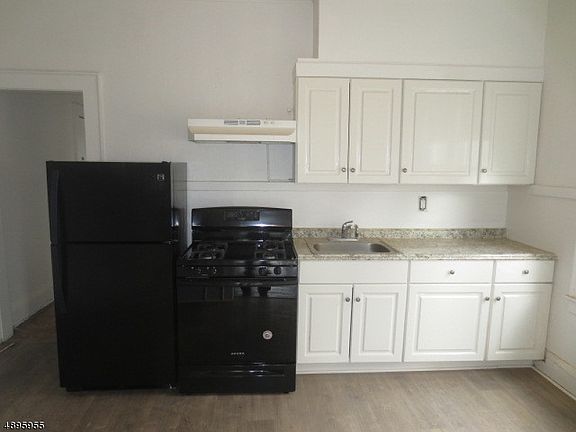 2nd image of 279 Boyden Ave #1R