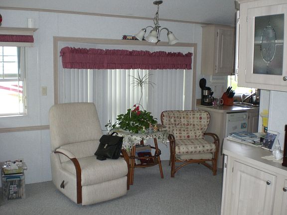 4th image of 58 Beachfront Ln