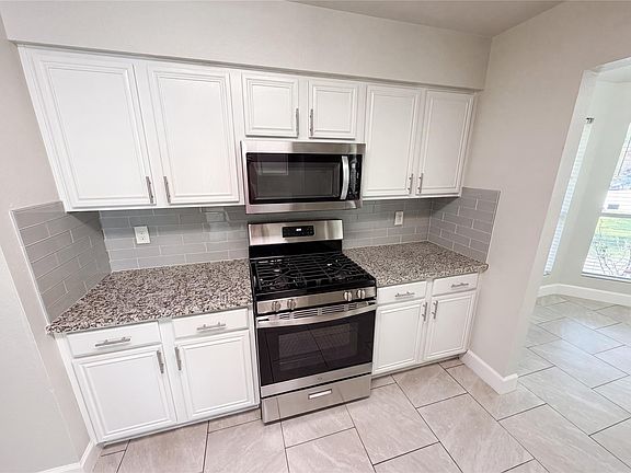 2nd image of 7327 Fox Hall Ln