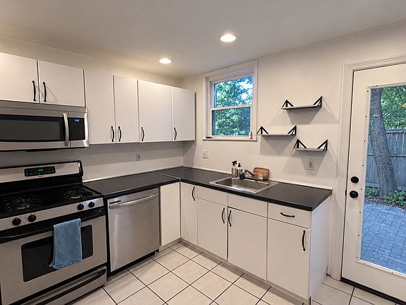 5th image of 2162 E Firth St