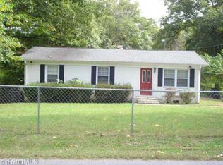 2303 Westover Dr, Reidsville, NC 27320