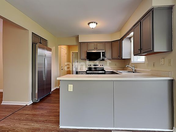 4th image of 6340 Deermeade Dr