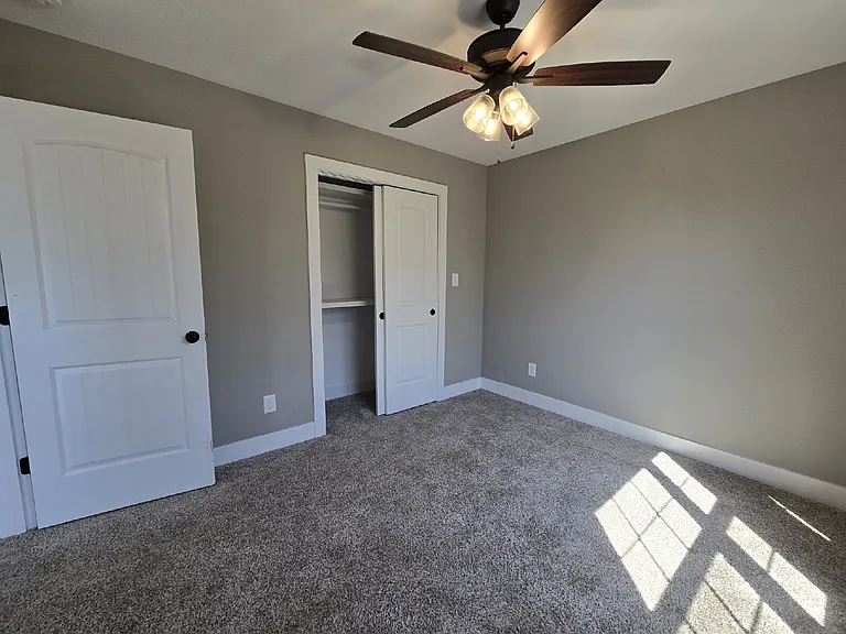 414 Oak St — Photo 17
