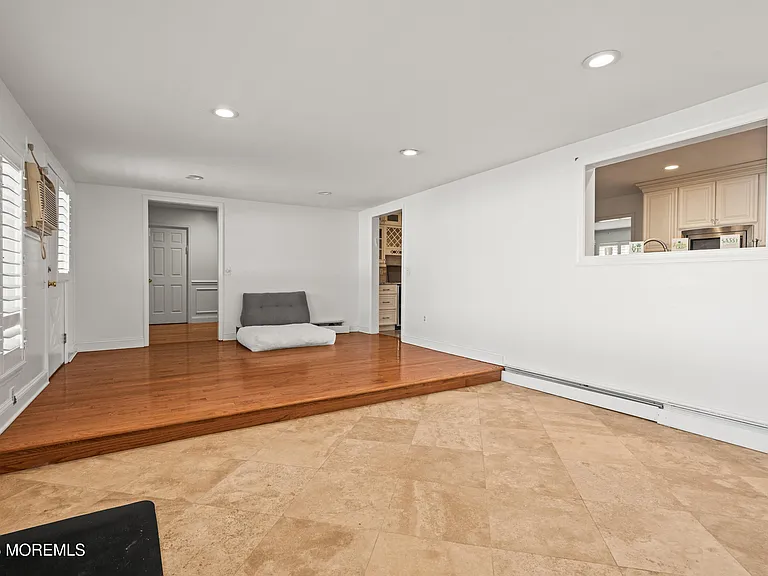 41 Poplar Ave — Photo 20
