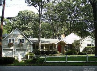 128 Vineyard Rd, Huntington, NY 11743