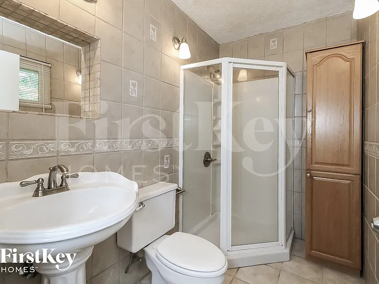 200 Parkmont Ct — Photo 11