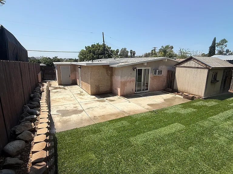 9712 Saint George St — Photo 61