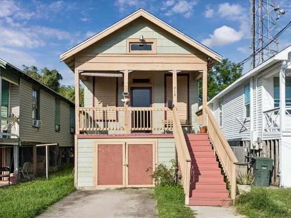 910 32nd St, Galveston, TX 77550