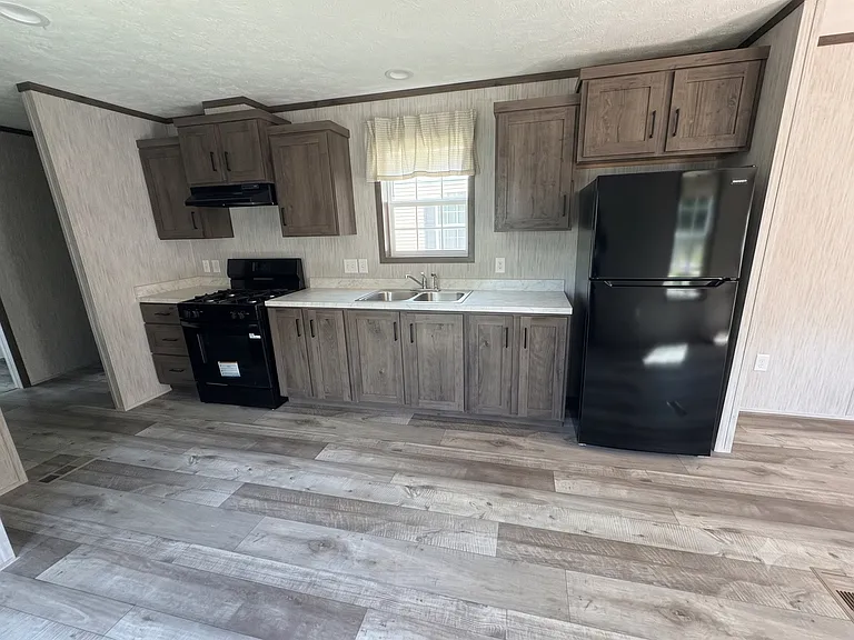 156 Shenango Park Rd #77 — Photo 1