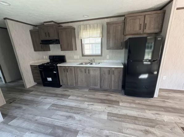 156 Shenango Park Rd #77, Transfer, PA 16154