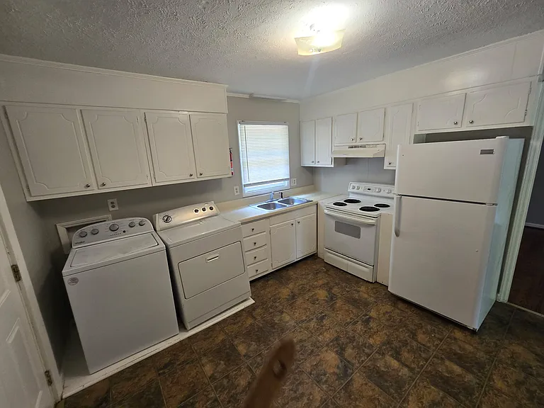 6234 Penfield Dr — Photo 8