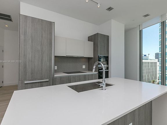 4th image of 2900 NE 7th Ave Unit 601