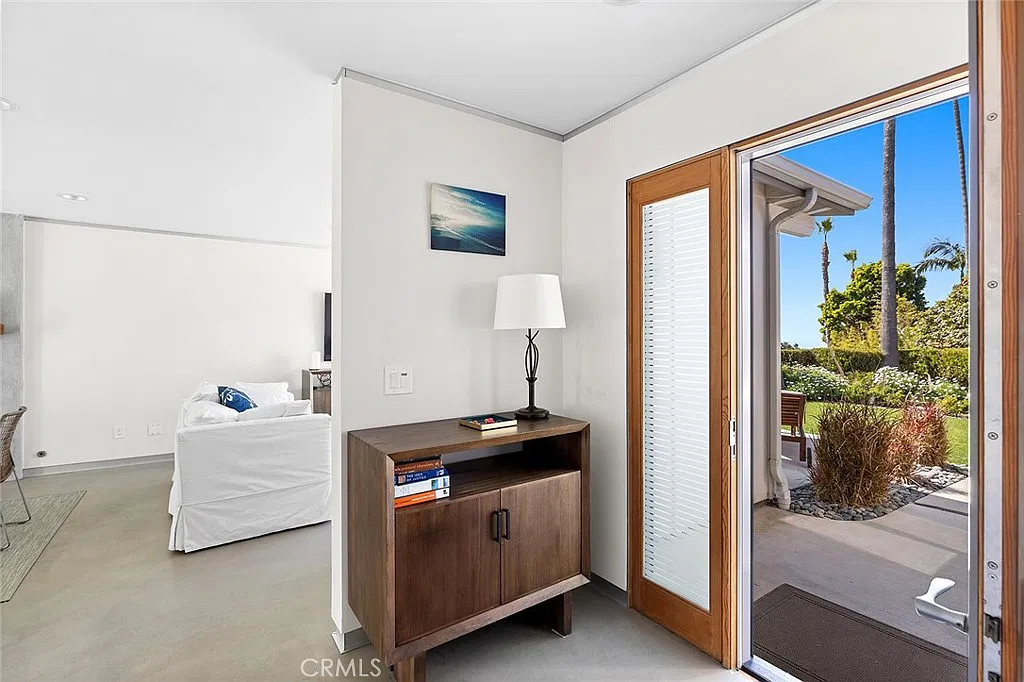 3 bed, 1412 sqft, $7,800 — Photo 3