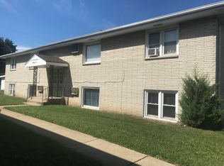 511 Pasadena Ave, Crest Hill, IL 60403