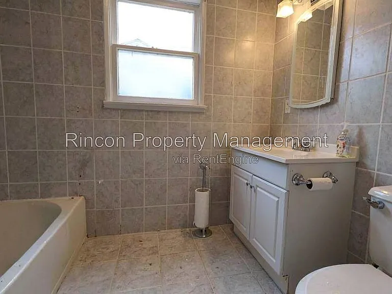 3570 S B St — Photo 12