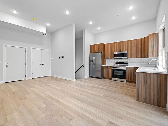 2nd image of 639 N 40th St #2