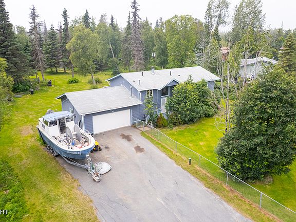 3rd image of 46045 Spruce Pl