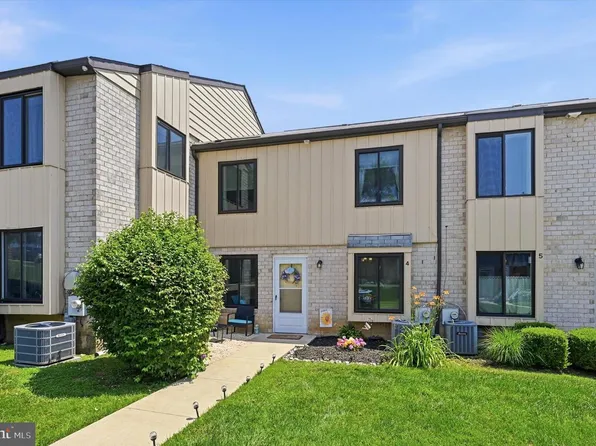 5200 Hilltop Dr APT J4, Brookhaven, PA 19015