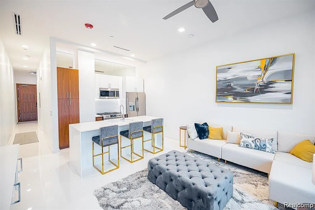 2 bed, 951 sqft, $5,000 — Photo 1