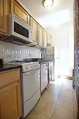4th image of 294 W 92nd St #23