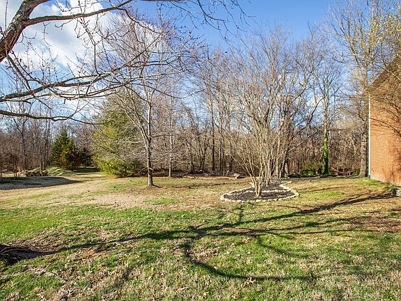 4th image of 226 Sontag Dr