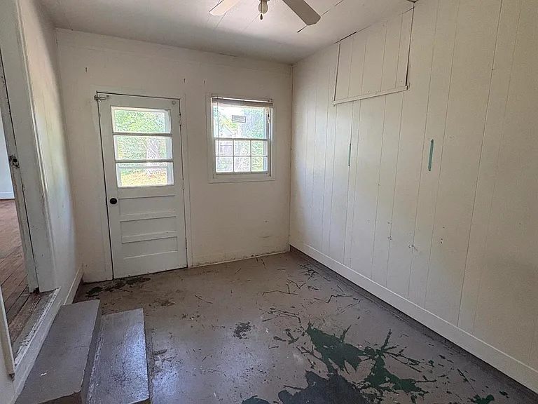 1003 E Washington St — Photo 12