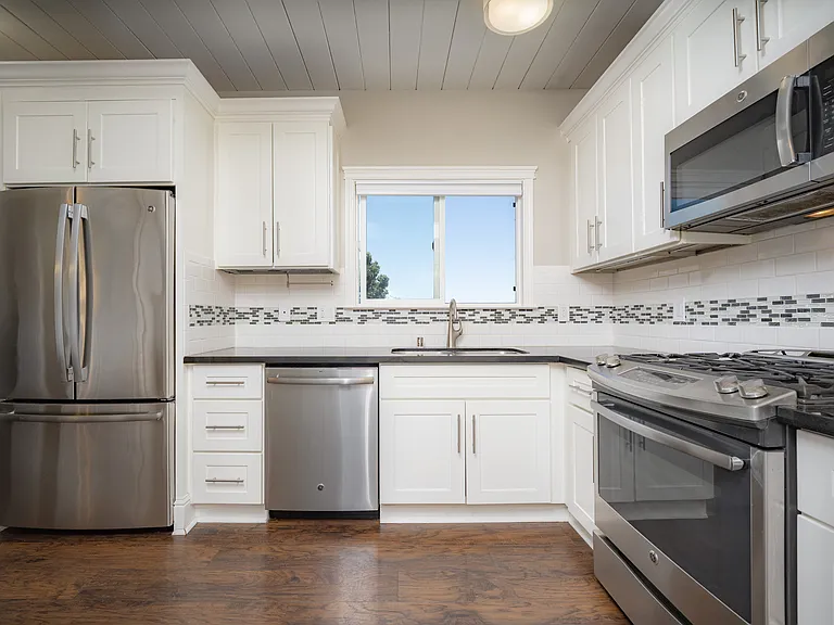 Aqua Terra 2 Bed, 2 Bath Kitchen Aqua Terra 2 Bed, 2 Bath Kitchen