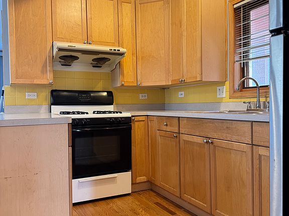 2nd image of 3714 S Hermitage Ave #1F