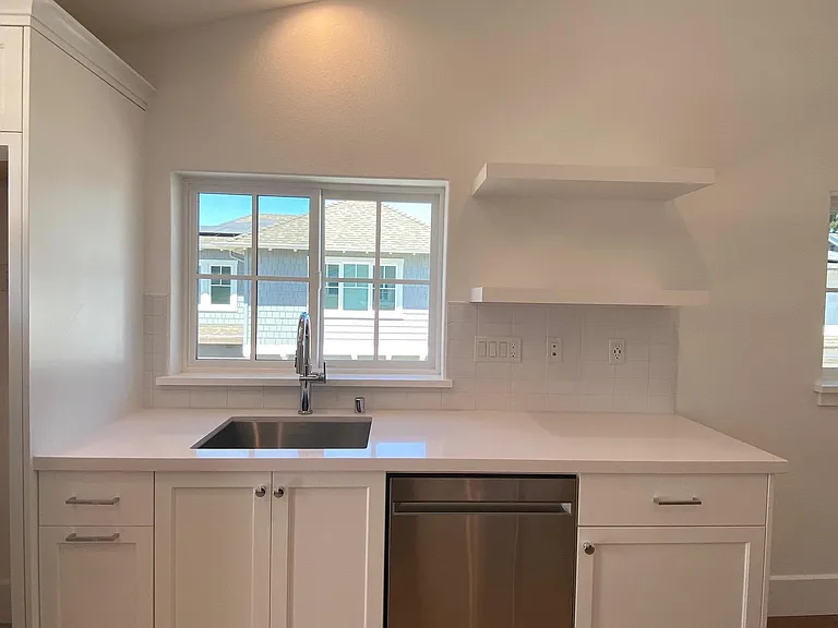 205 Oak Tree Cir — Photo 3