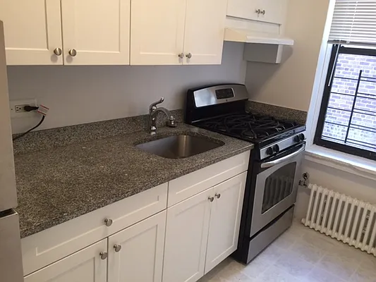 Rented by City Prime Commercial Realty  | media 18