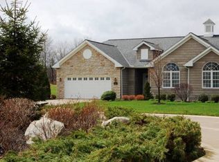 202 Harbor Ct, Vermilion, OH 44089