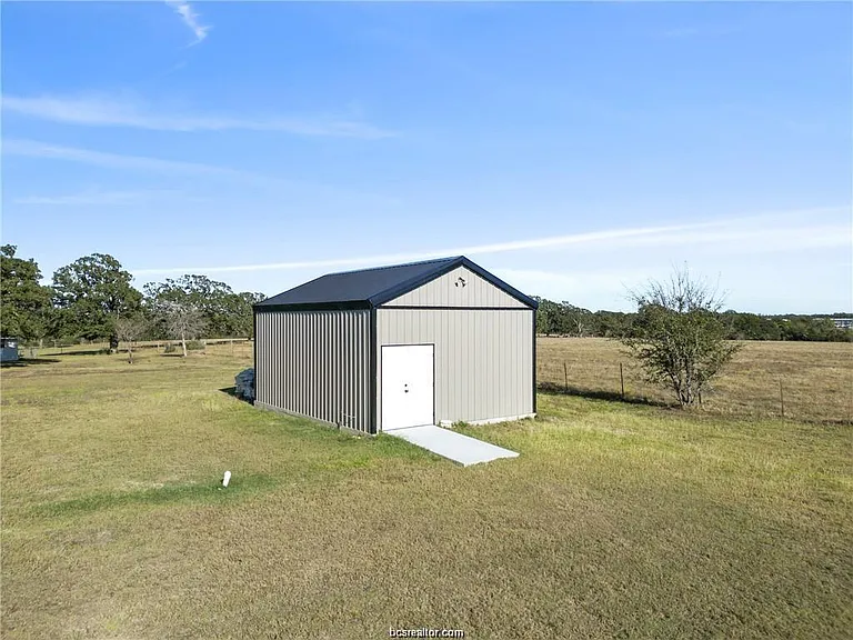 4558 Hicks Ln — Photo 48