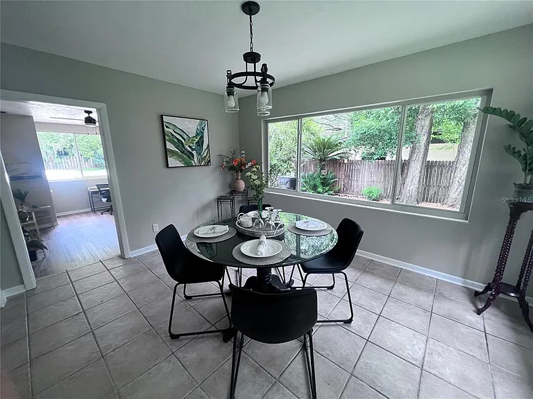 3857 W University Ave — Photo 16