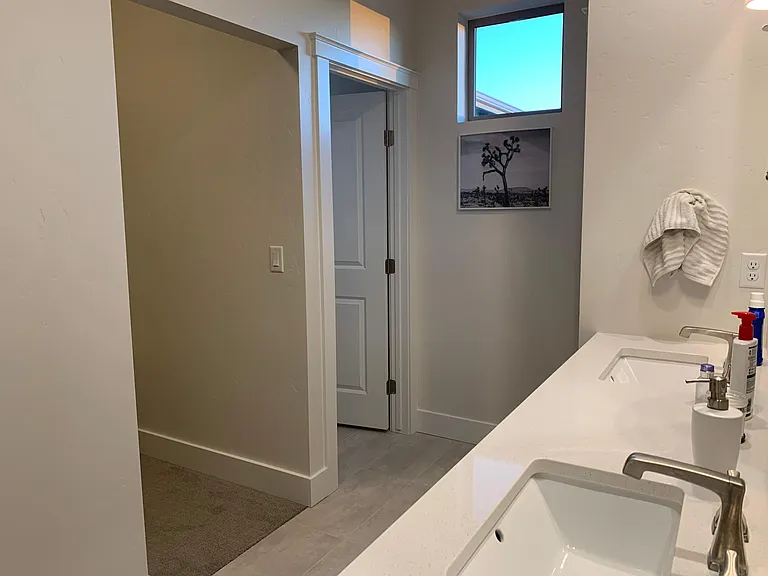 4343 E Parkcenter Blvd — Photo 24