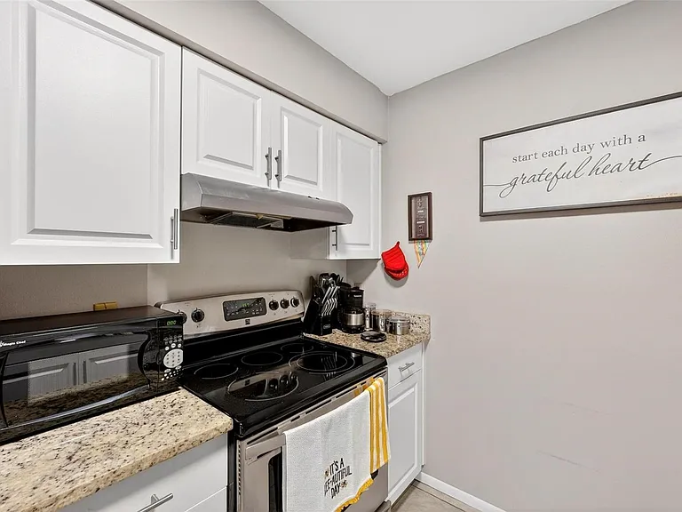 1300 Woodman Way — Photo 16