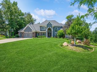 5127 Spring Oak Ct NE, Cedar Rapids, IA 52411