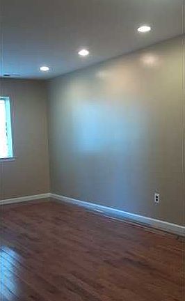 4th image of 10 Dreyer Ave #B