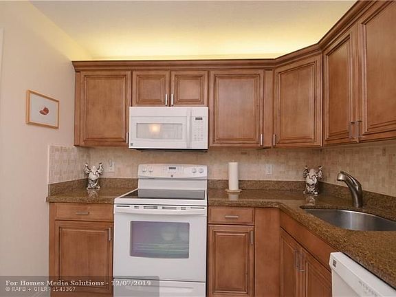 3rd image of 802 Cypress Grove Ln APT 310