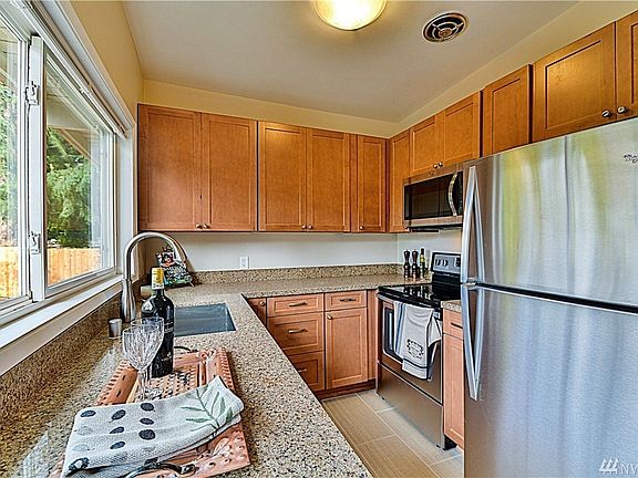 4th image of 16704 SE 12th St #1
