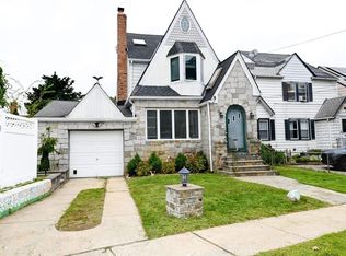 406 Hempstead Dr, West Hempstead, NY 11552