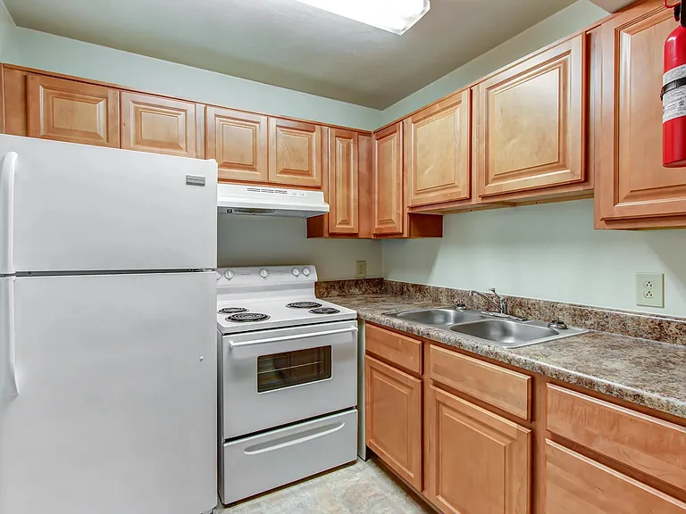 Harbor Inn Apartments — Photo 5