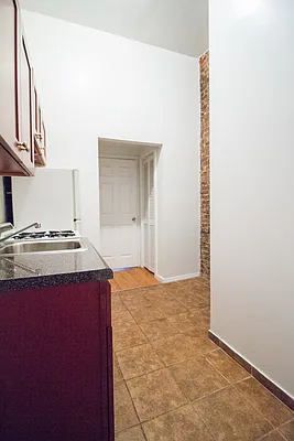 Rented by City Connections Realty | media 26